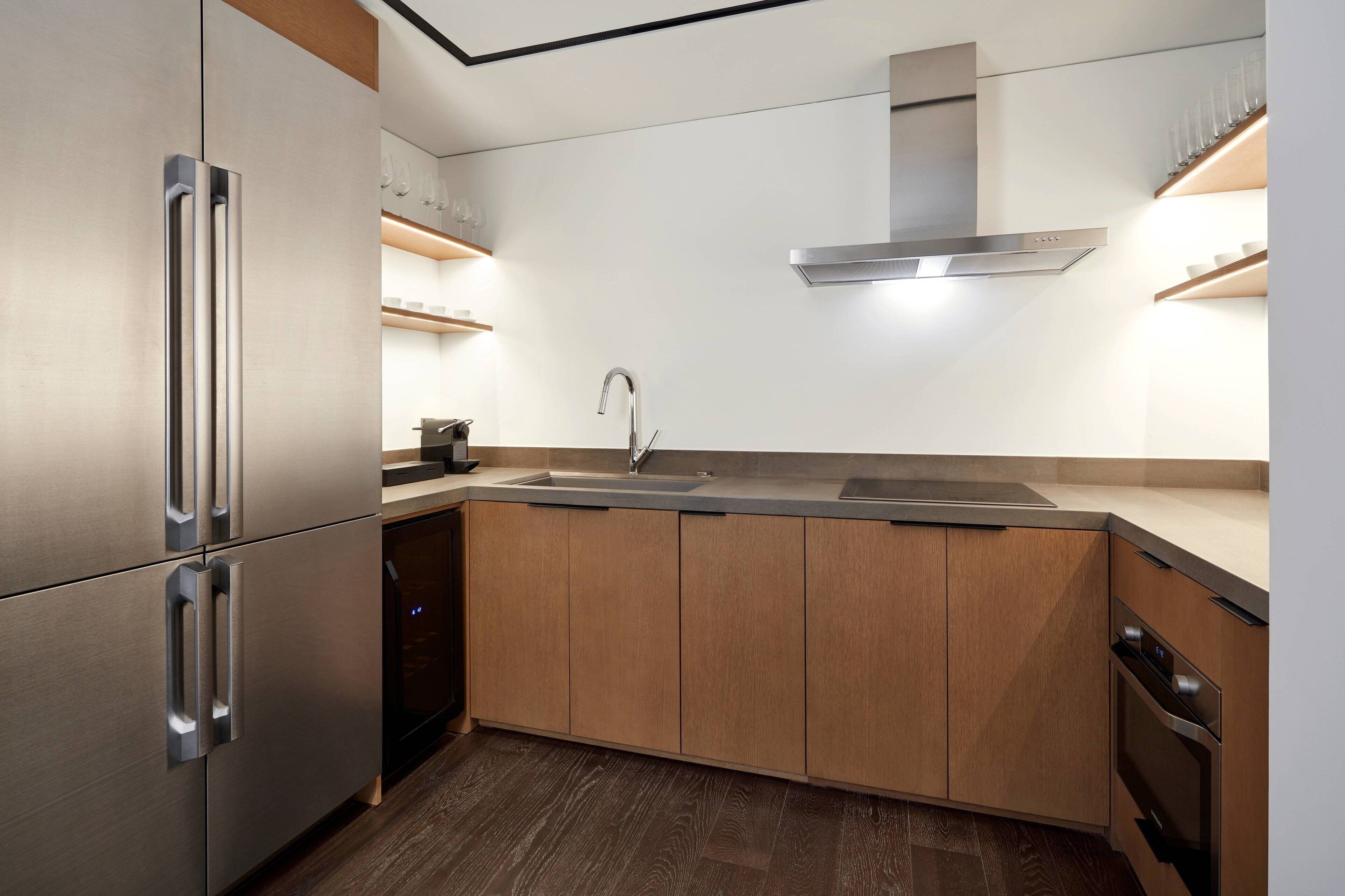 ambassador penthouse, 1 king bed, 1 bedroom, non smoking, river view (executive lounge access) | private kitchen | fridge, coffee/tea maker