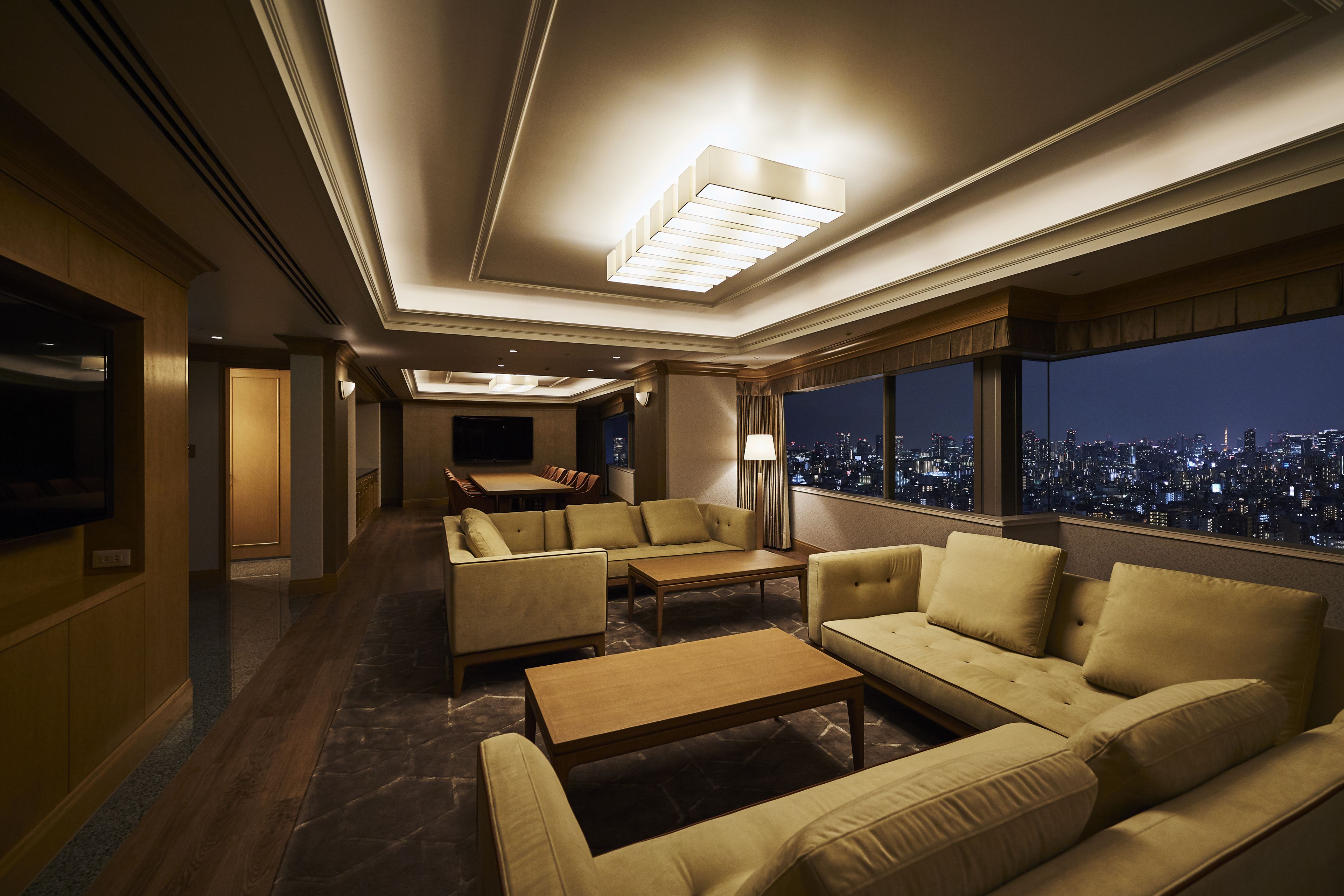 Suite, Bebas Asap Rokok (Levant Suite, No Tower View) | Seprai premium, brankas, meja kerja, dan tirai kedap cahaya