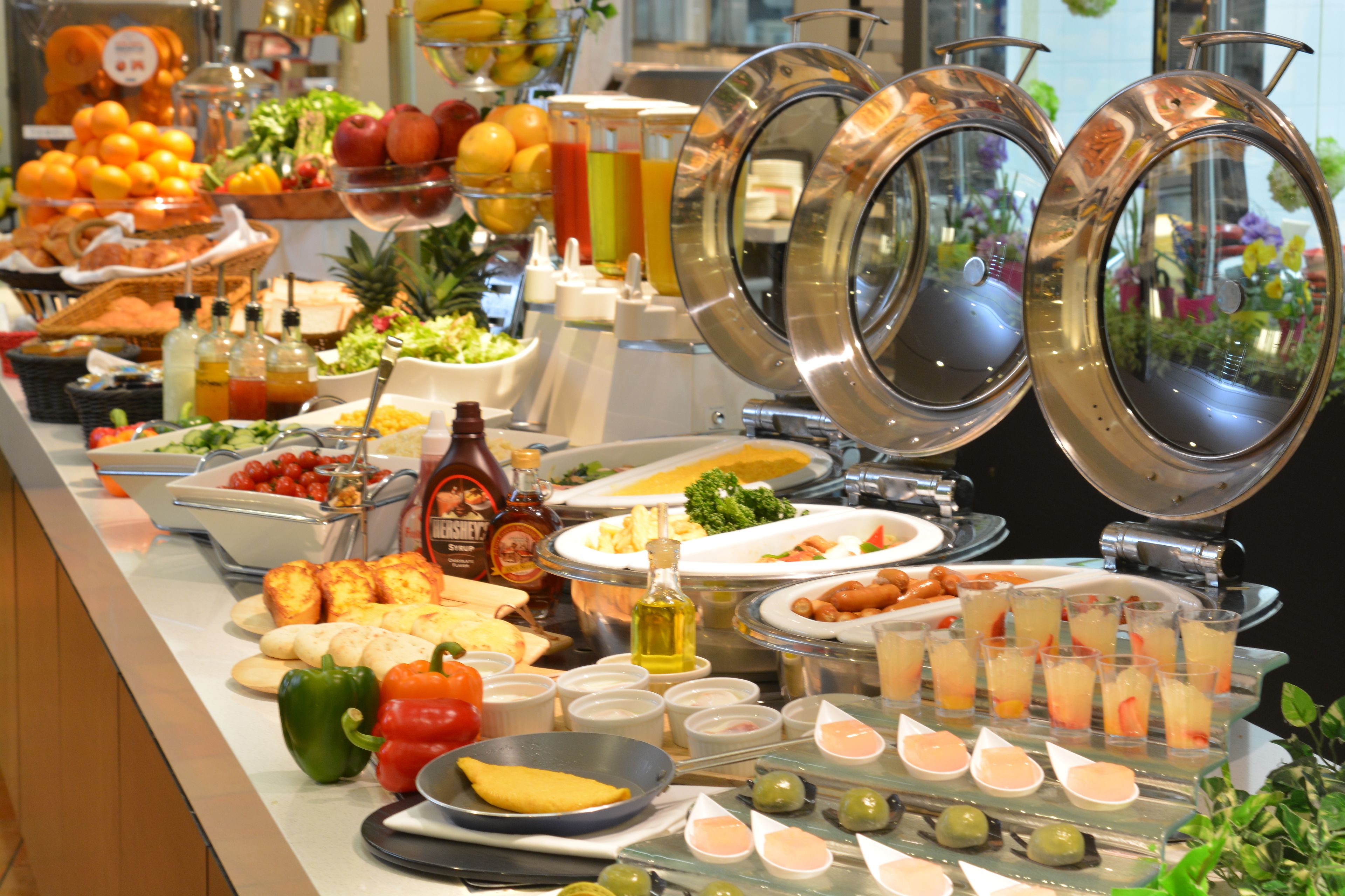 每日供应自助式早餐（每人 JPY 3190）