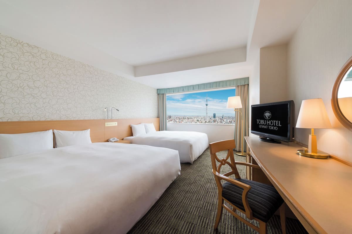 Premium bedding, in-room safe, desk, blackout drapes