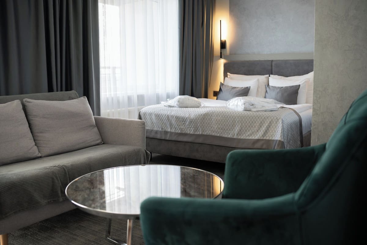 1 bedroom, minibar, in-room safe, desk