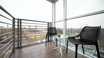 Executive Suite with Park view and balcony | Terrace/patio