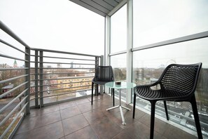 Executive Suite with Park view and balcony | شرفة/رواق