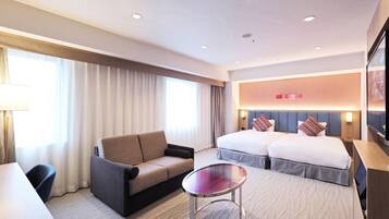 Down duvets, minibar, desk, blackout curtains