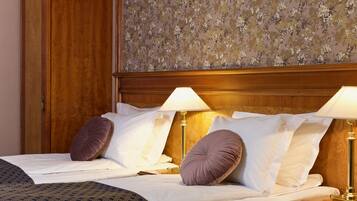 Standard Room | Premium bedding, in-room safe, desk, laptop workspace