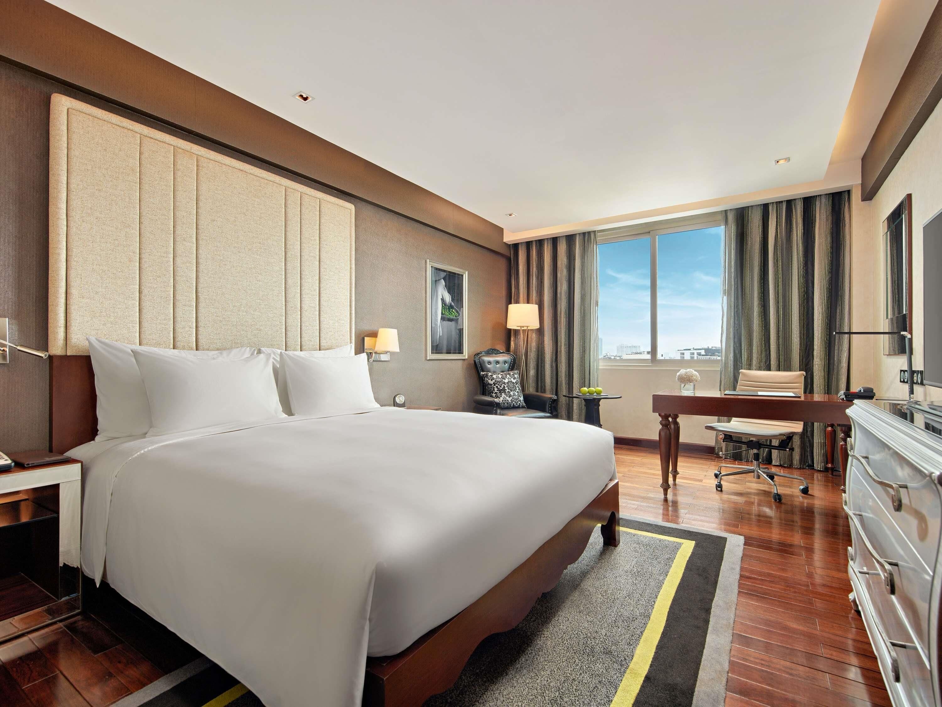 Minibar, in-room safe, desk, laptop workspace