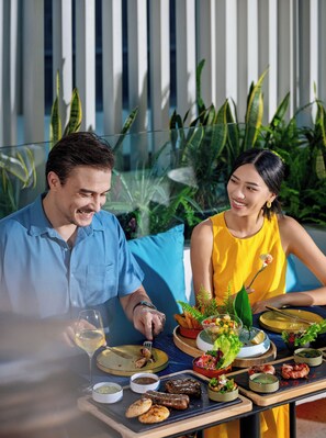 Classic Twin Room, 2 Twin Beds (Complimentary Daily Chocolate Hour) | Minibar, in-room safe, desk, laptop workspace - Movenpick Hotel Hanoi Centre (Hanoi)