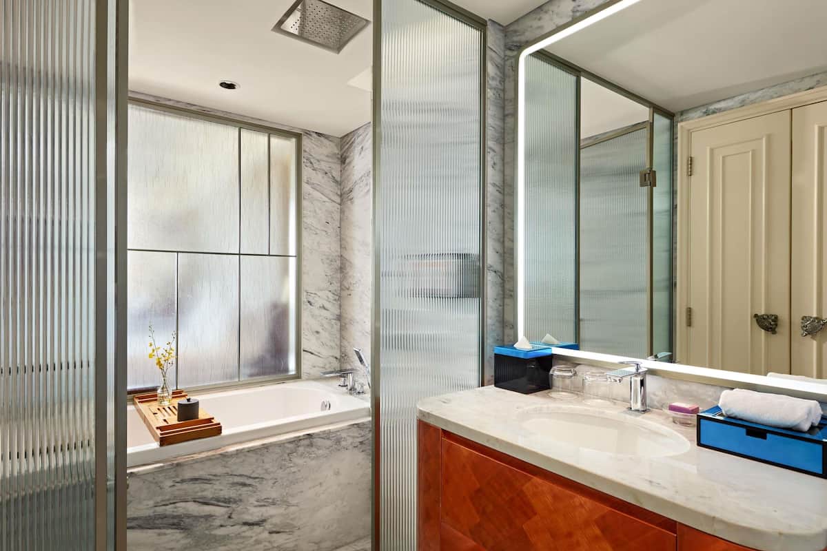 Habitación Premium, 1 cama King size | Minibar, caja de seguridad en la habitación y escritorio