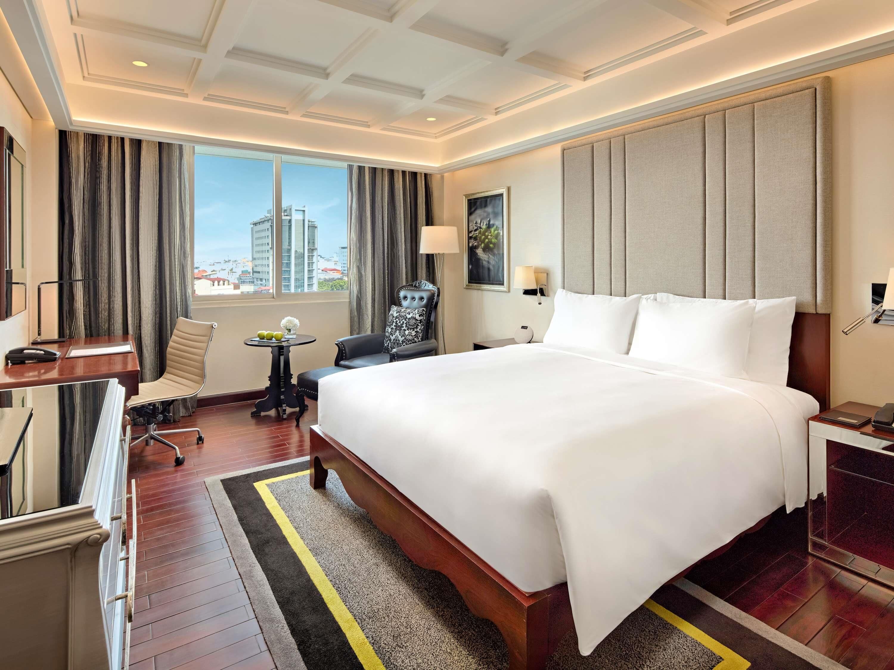 Premium Room, 1 King Bed (Complimentary Daily Chocolate Hour) | Minibar, in-room safe, desk, laptop workspace