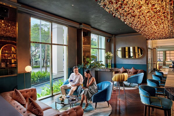2 bars/lounges, lobby lounge - Movenpick Hotel Hanoi Centre (Hanoi)