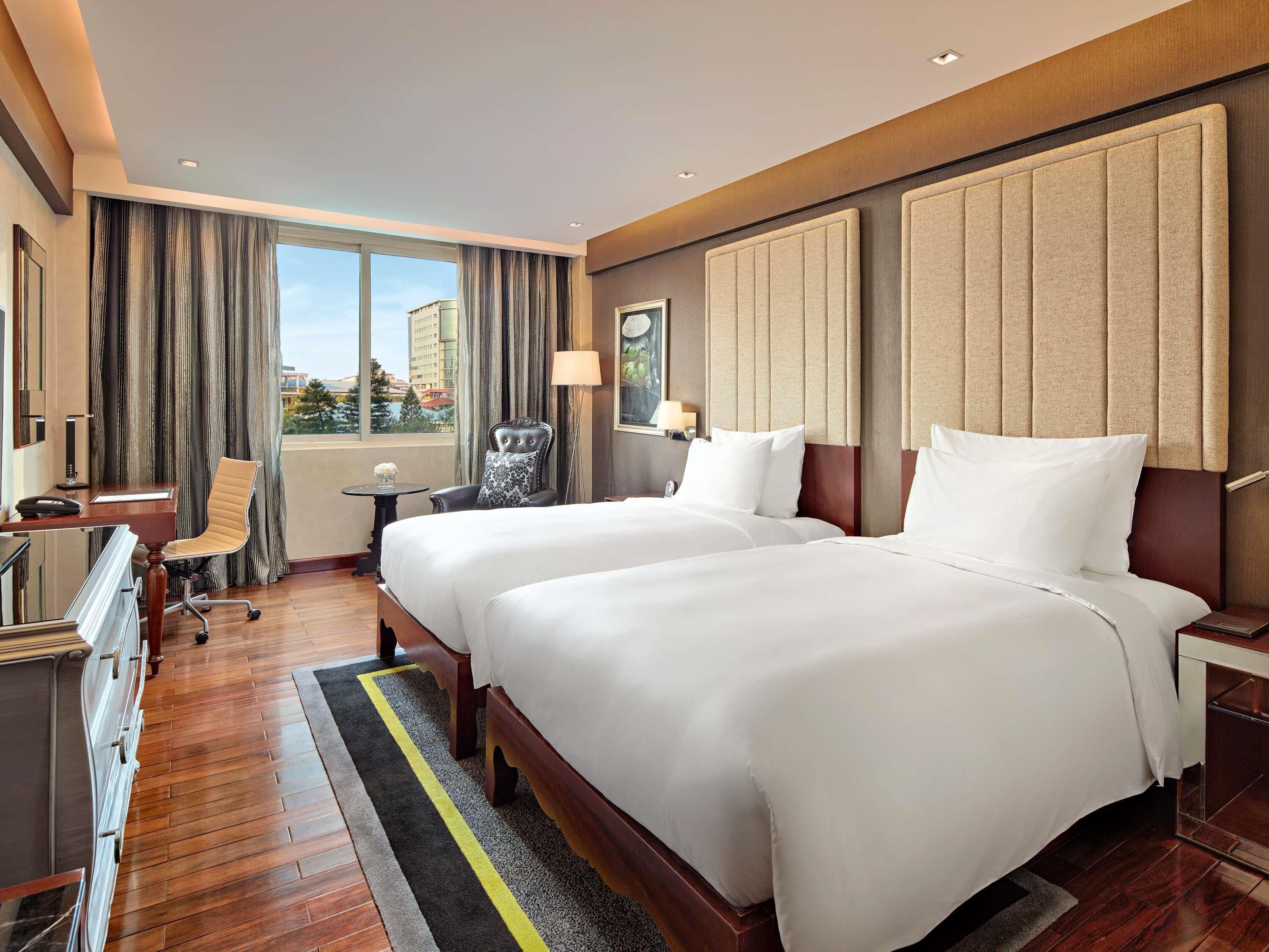 Chambre classique avec lits jumeaux, 2 lits jumeaux (Complimentary Daily Chocolate Hour) | Minibar, coffre-fort, bureau
