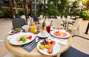 7 bares, bar junto a la piscina, bar en la playa