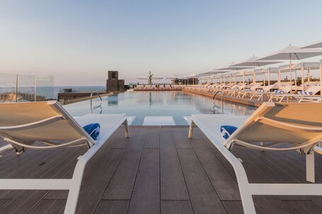 Rooftop pool