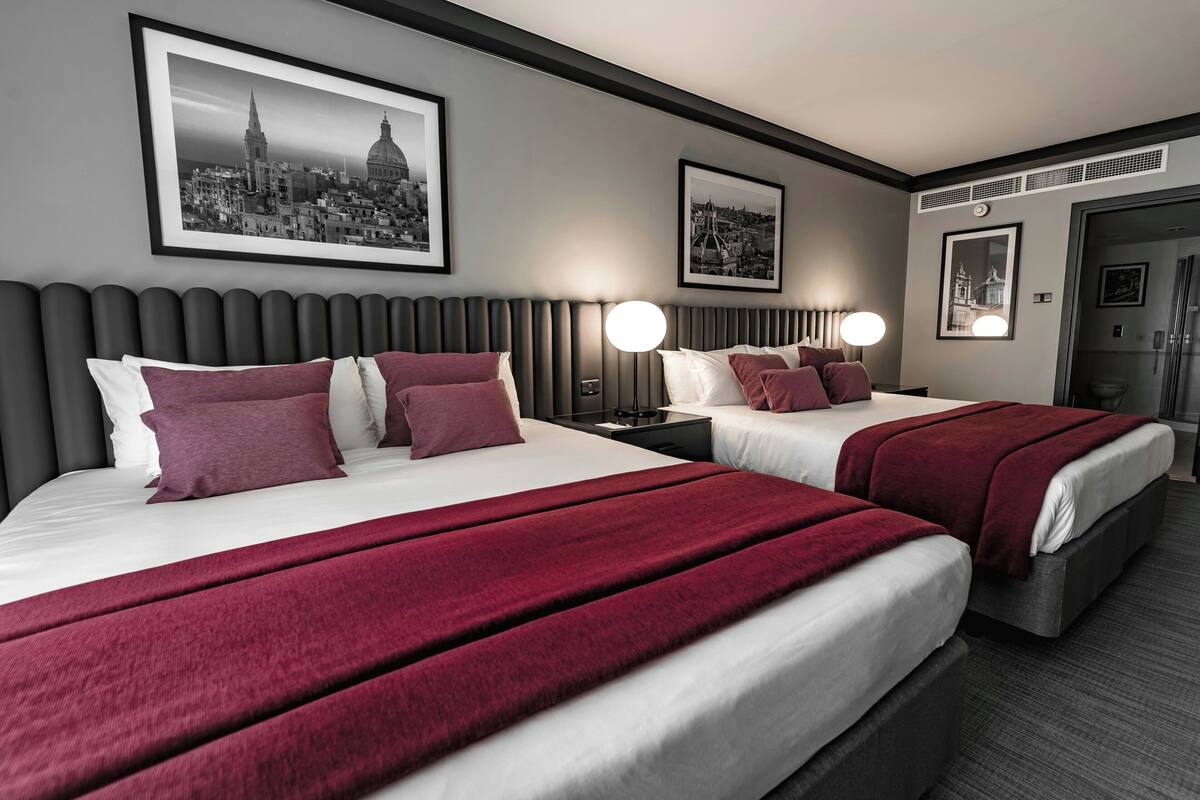 Premium Room, 2 King beds with Sofabed (Opal Lounge Access) | Literie de qualité, couette en duvet, minibar