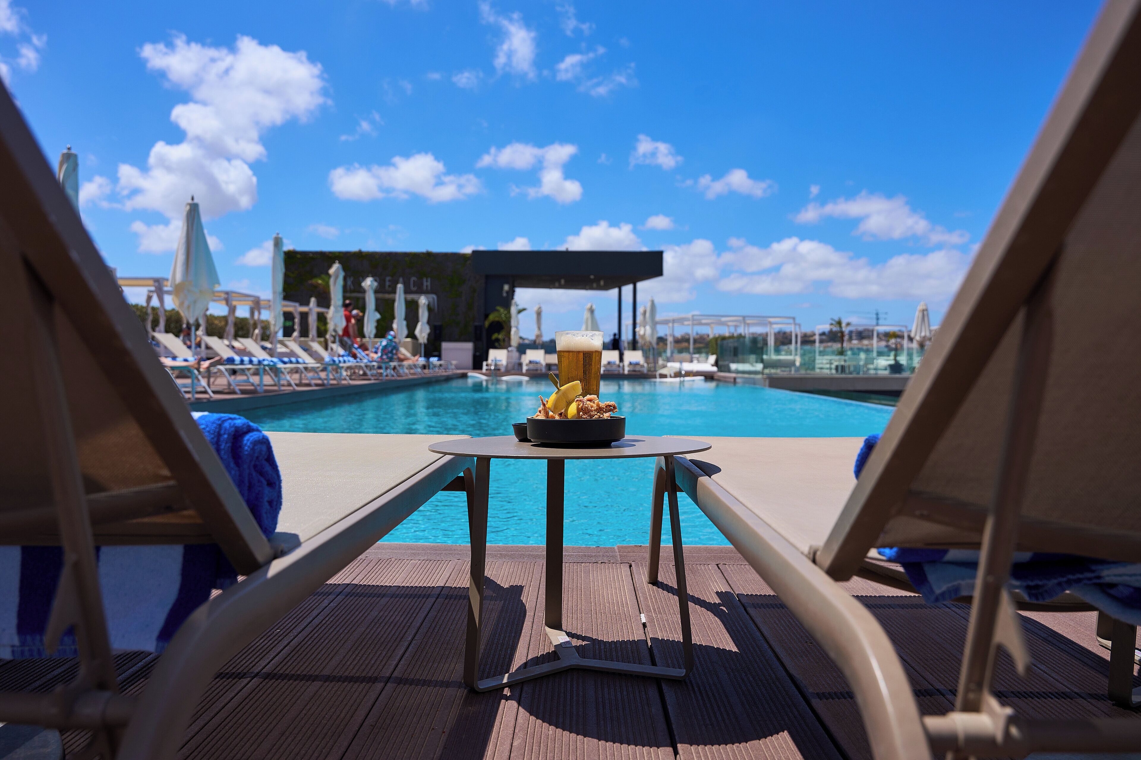 6 restauranter, frokost, lunsj og middag serveres, sjømat