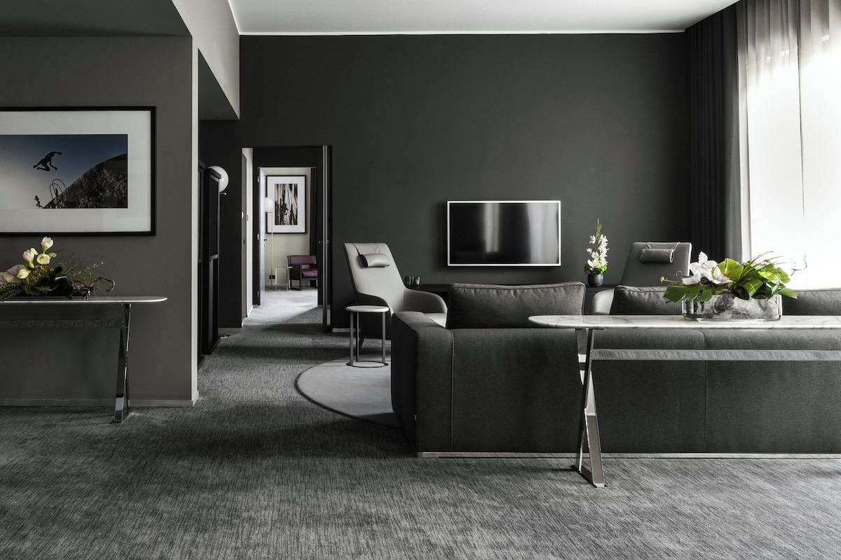 Presidential Suite | Premium bedding, down duvets, minibar, in-room safe