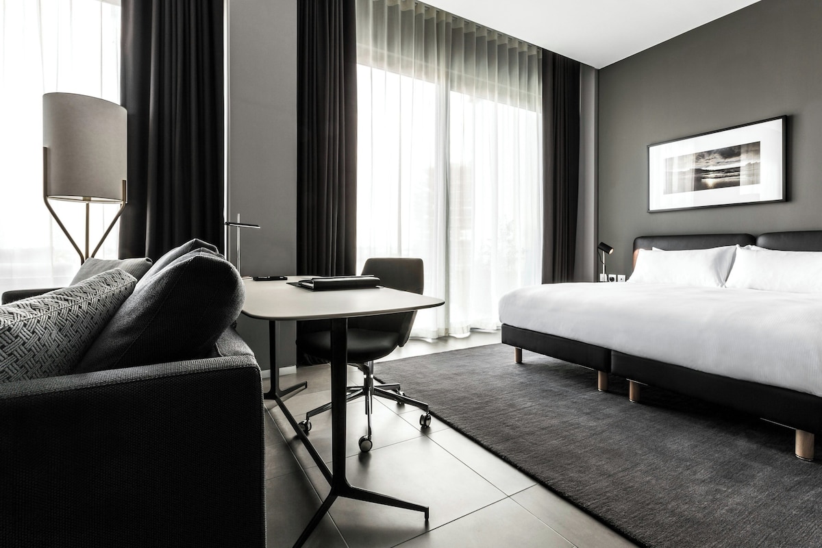 Suite Club, 1 cama King size, con acceso al salón lounge del club | Ropa de cama de alta calidad, edredón y minibar 