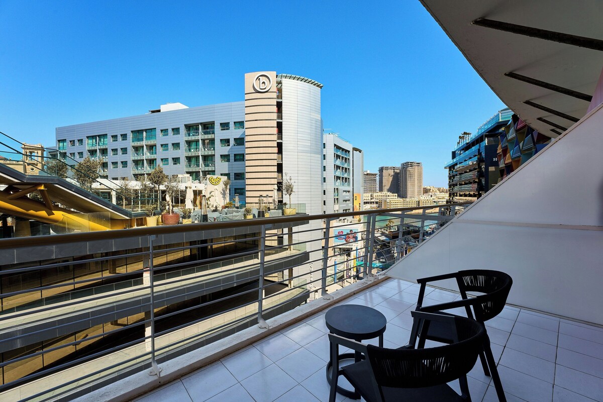 Premium Room, 1 King Bed, City View (Opal Lounge Access) | Premium bedding, down comforters, minibar, in-room safe