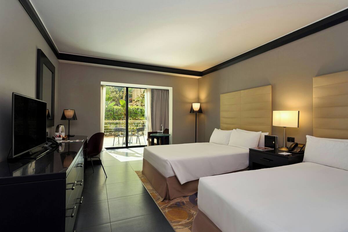 Premium bedding, down duvets, minibar, in-room safe