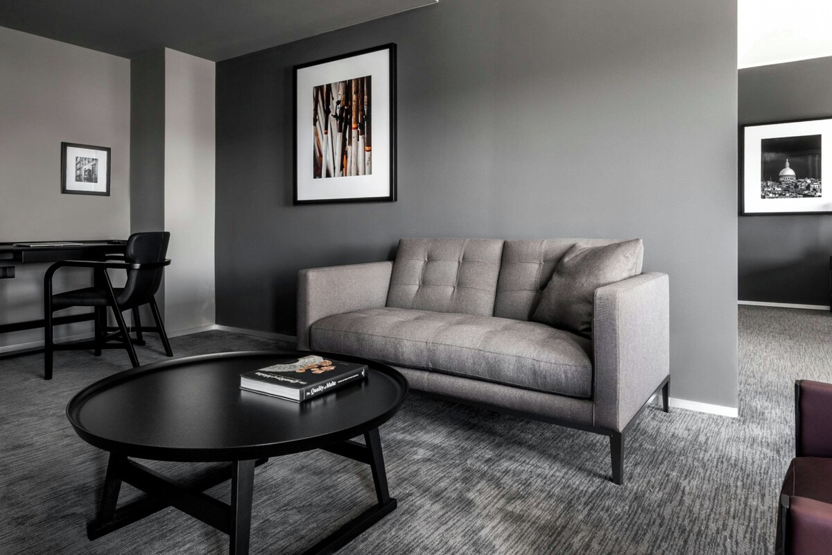 Ambassador Suite | Premium bedding, down duvets, minibar, in-room safe