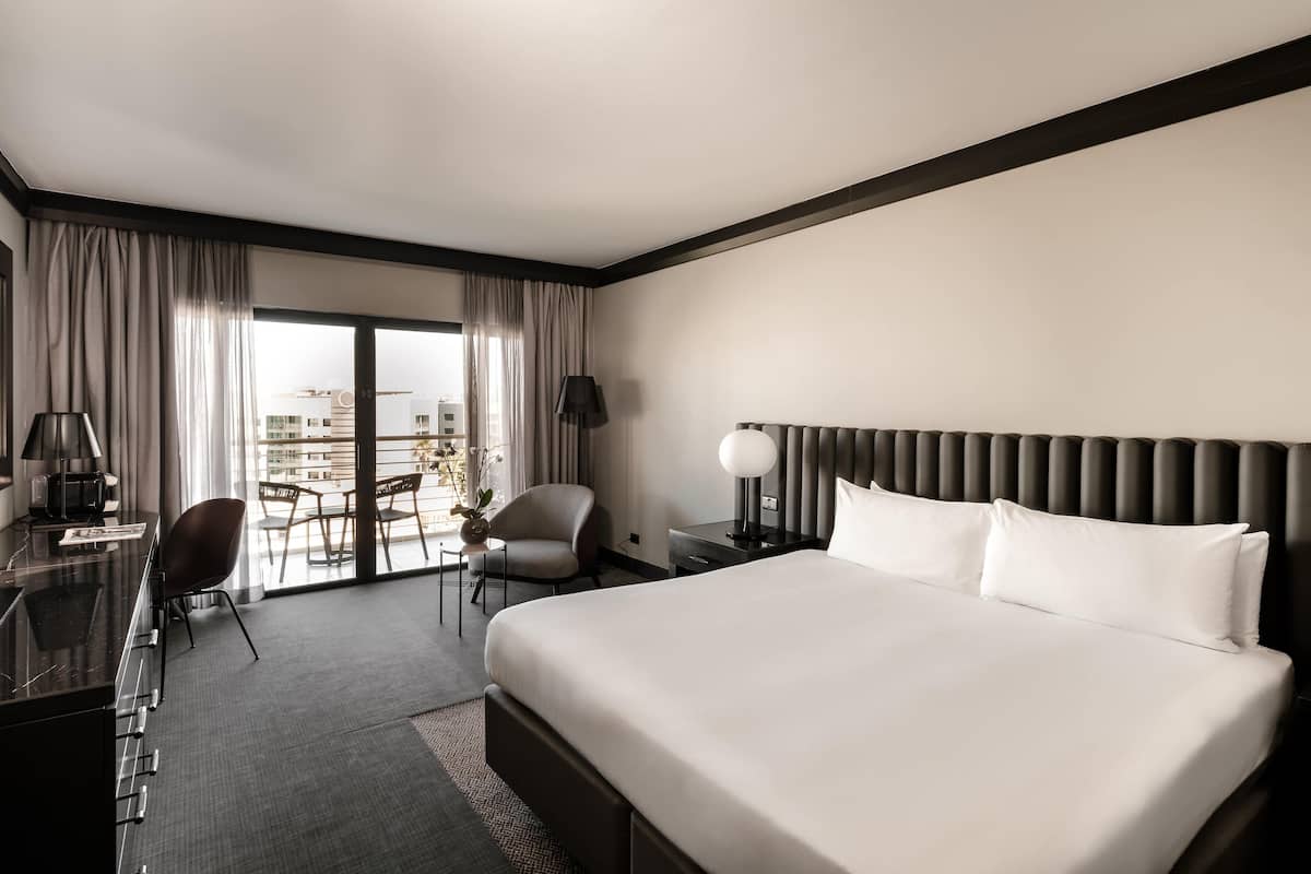 Hochwertige Bettwaren, Daunenbettdecken, Minibar, Zimmersafe