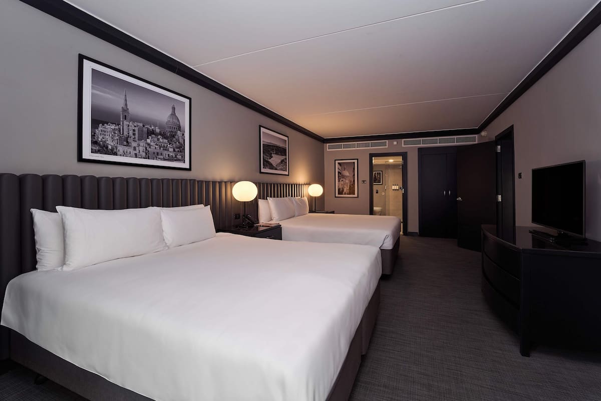 Grand Suite, 2 King beds with Sofabed, Club Lounge Access | Biancheria da letto di alta qualità, copriletto in piuma, minibar