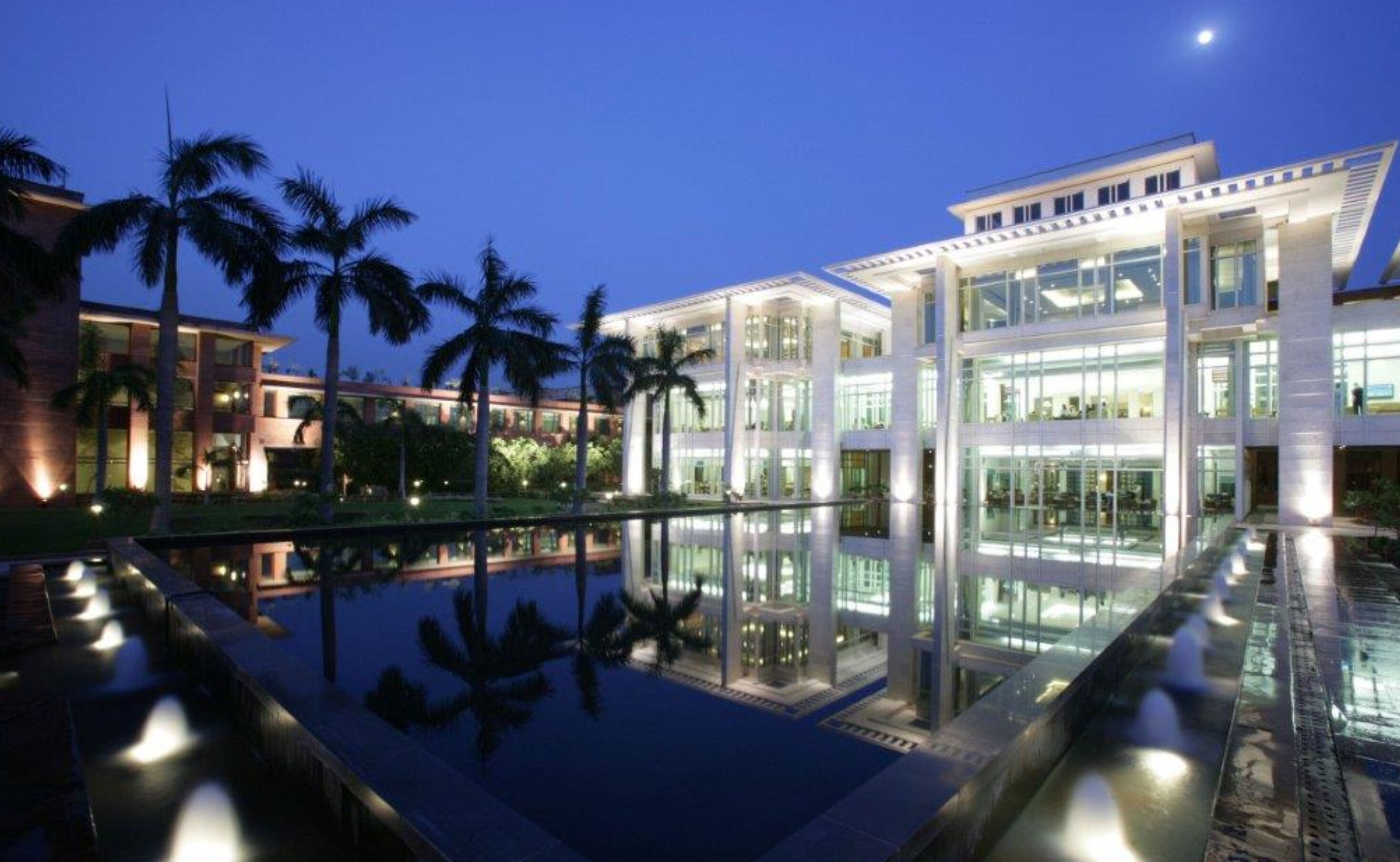 Outdoor pool, pool umbrellas