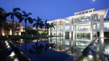 Outdoor pool, pool umbrellas
