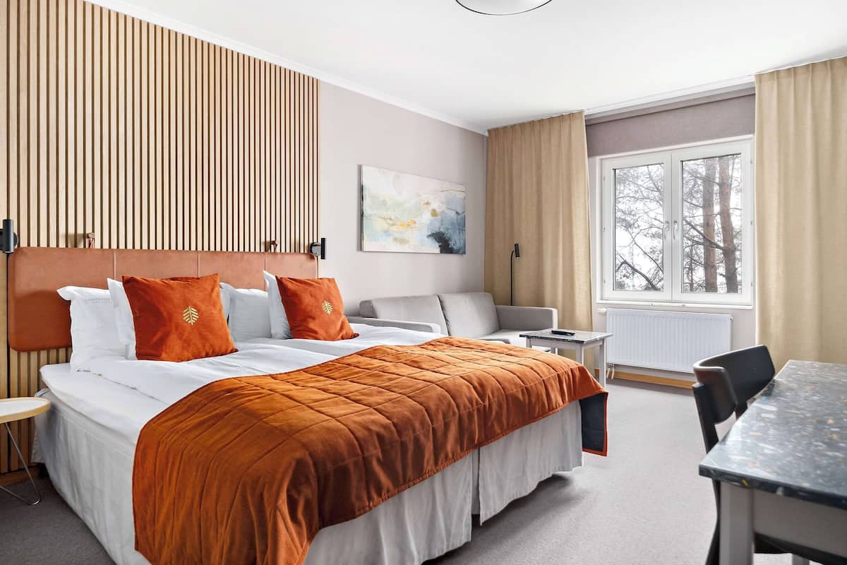 standard room, 1 king bed, non smoking (with sofabed) | 1 bedroom, premium bedding, laptop workspace, blackout curtains