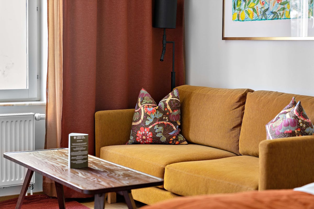 superior room, 1 king bed, non smoking | 1 bedroom, premium bedding, laptop workspace, blackout curtains