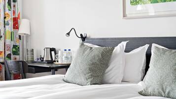 Superior-rum - 1 queensize-säng - icke-rökare (with Sofabed) | Sängtillbehör av högsta kvalitet och arbetsyta för laptop