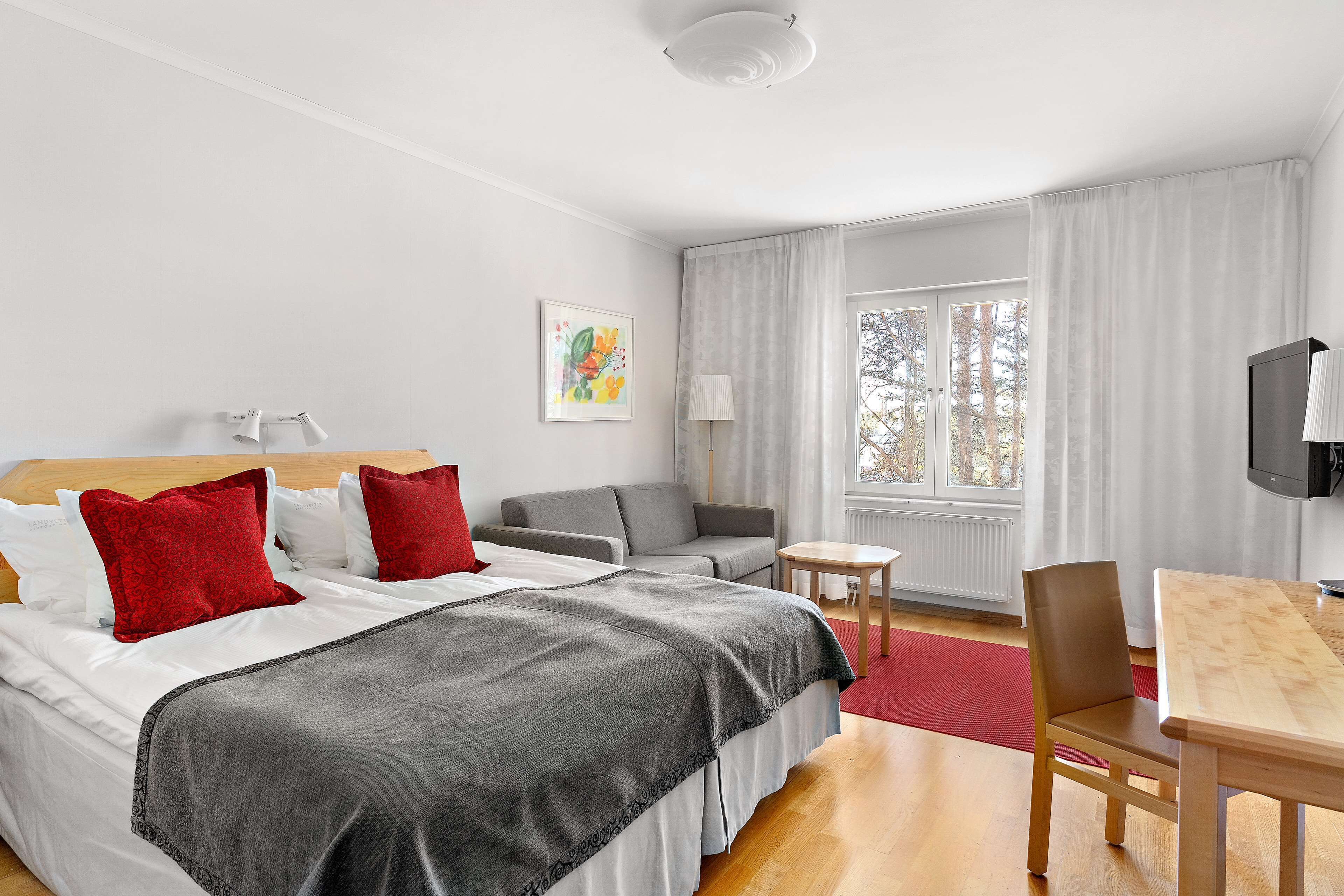 standard room, 1 king bed, non smoking (with sofabed) | 1 bedroom, premium bedding, laptop workspace, blackout curtains