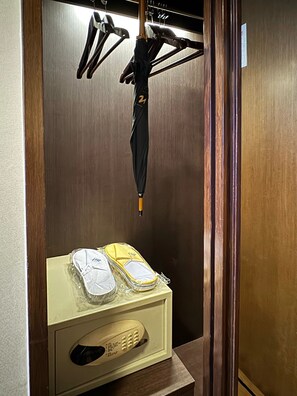 Safe - Metropark Hotel Kowloon (Kowloon)