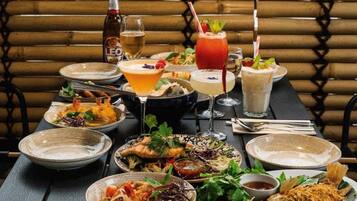 Petit déjeuner et dßner servis sur place, spécialités Cuisine scandinave