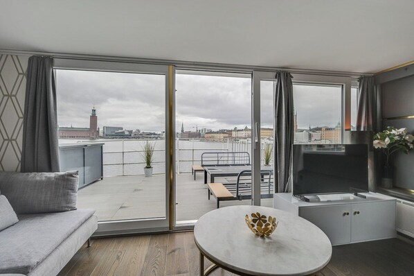 Suíte standard, 1 cama Queen, vista para o mar, de frente para o mar | Vista do quarto