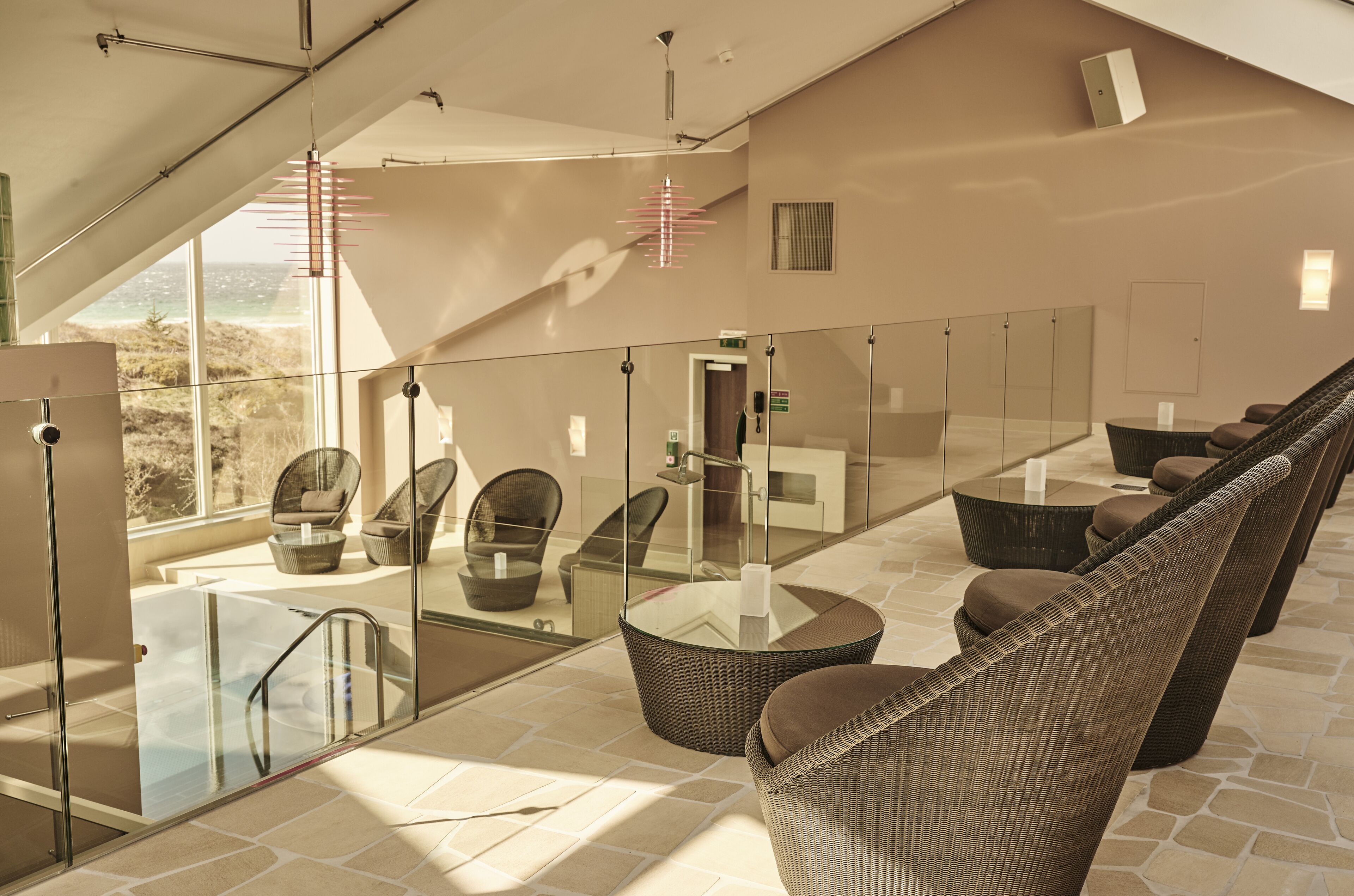 双人护理室、桑拿、热水浴缸、身体护理、深层组织按摩、运动按摩