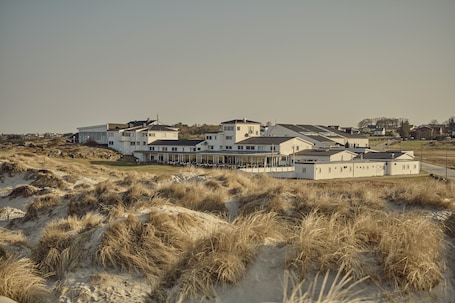 Front of property. Sola Strand Hotel