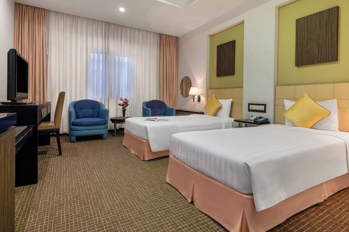 Twin Deluxe | Minibar, brankas, meja kerja, dan Wi-Fi gratis