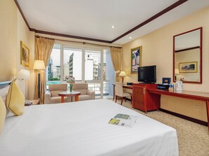 Deluxe City View Double | Minibar, in-room safe, desk, free WiFi - Bong Sen Sai Gon Hotel (Ho Chi Minh City)