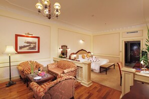 Heritage Room | Minibar, in-room safe, desk, free WiFi - Hotel Continental Saigon (Ho Chi Minh City)