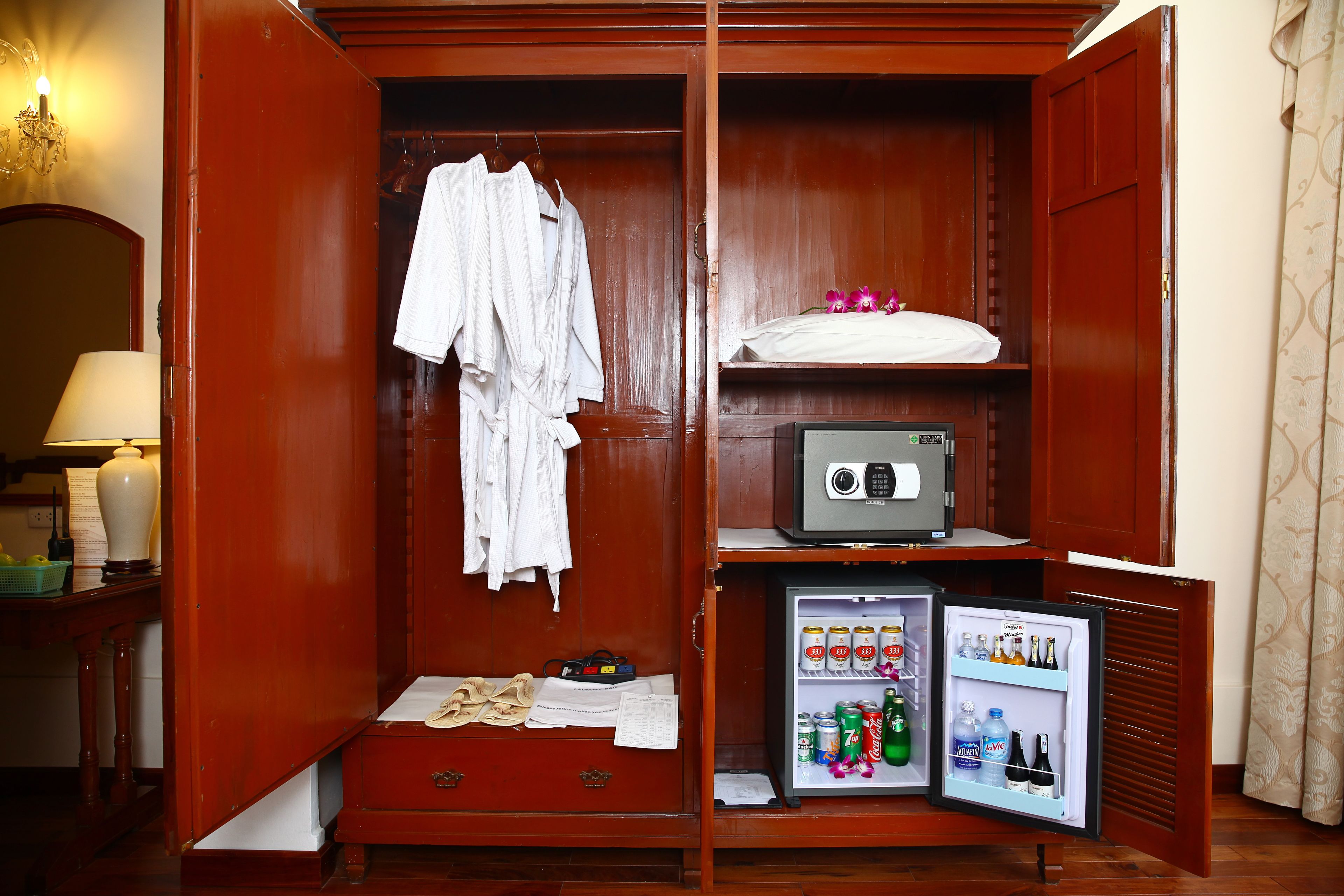 minibar, in-room safe, desk, free wifi