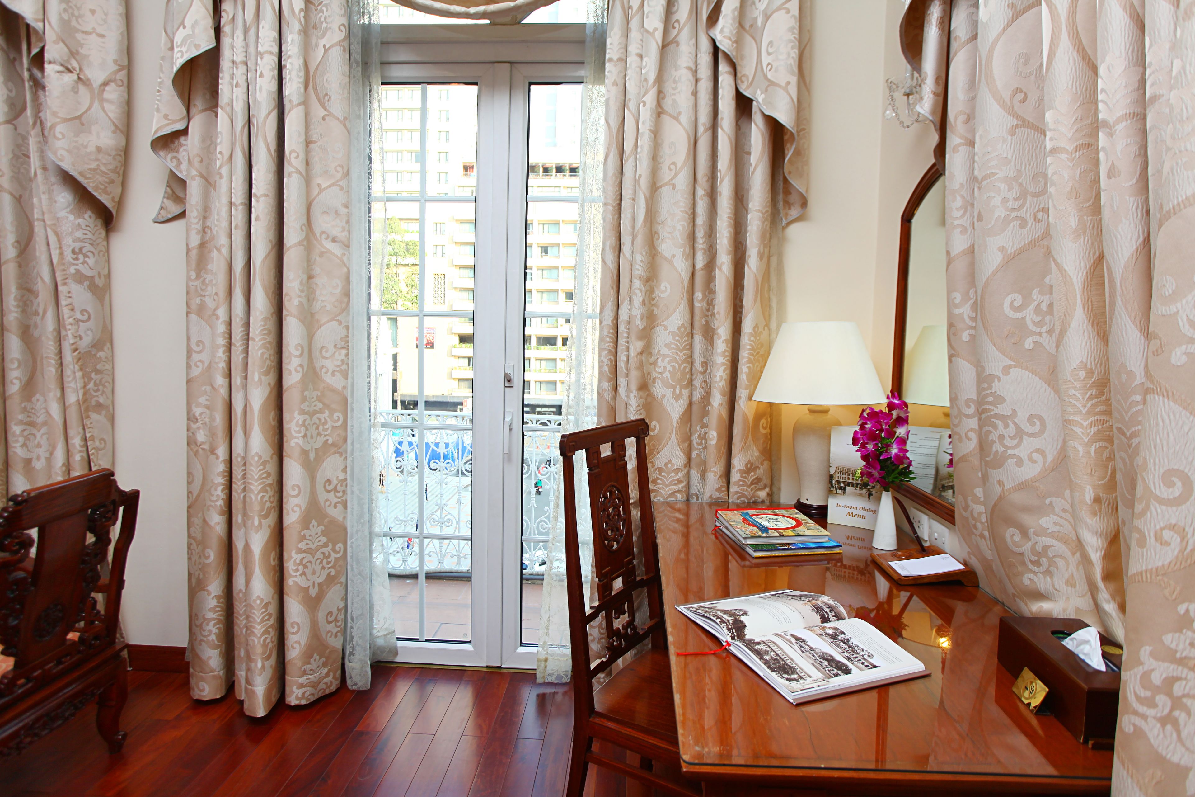 opera view room | living area | lcd tv