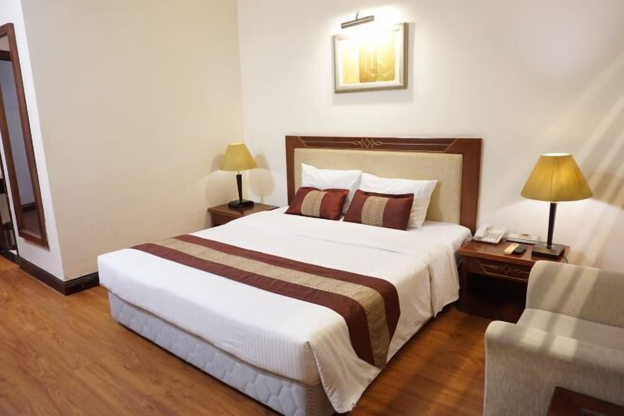 Minibar, in-room safe, desk, soundproofing