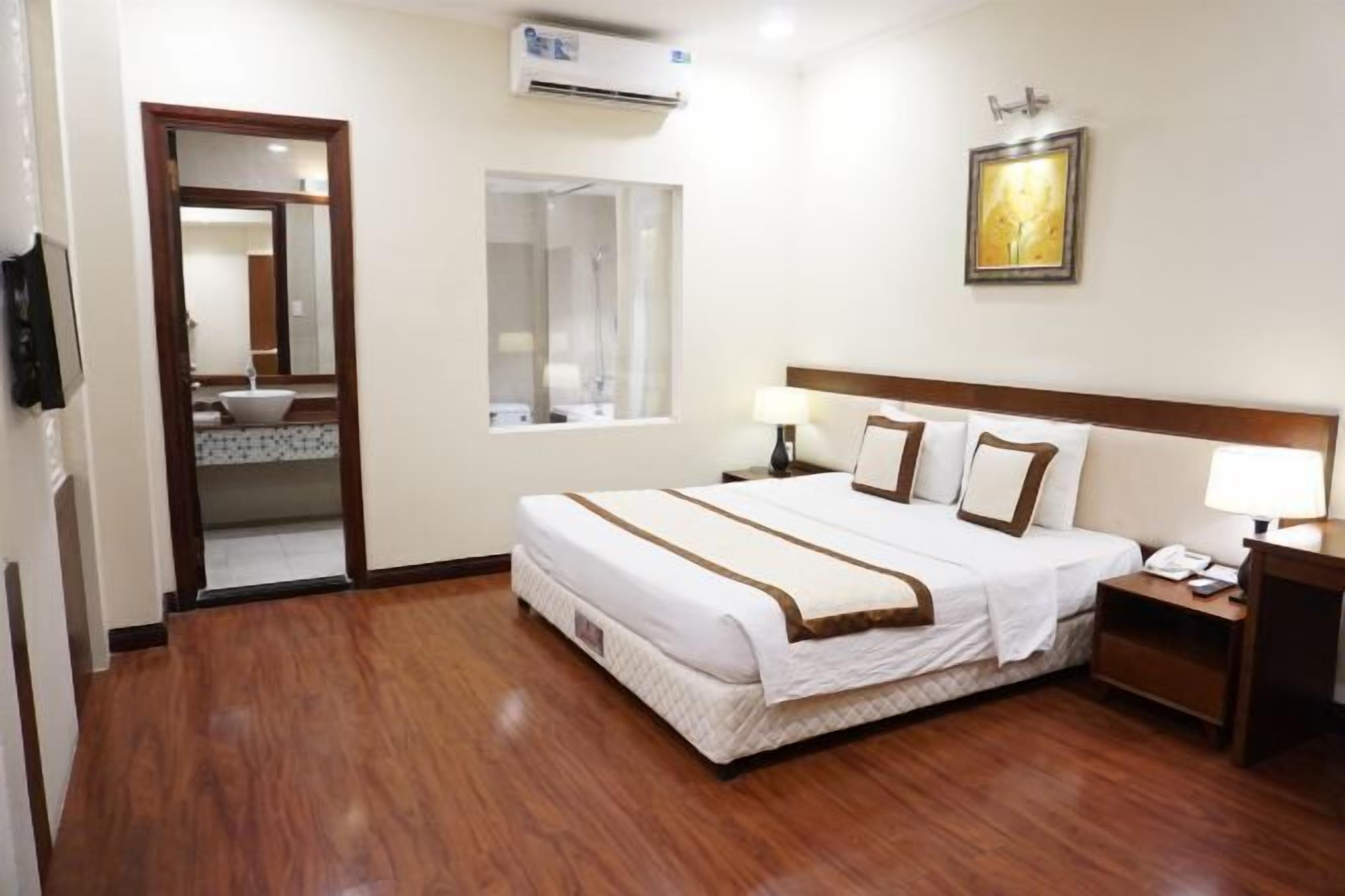 Minibar, in-room safe, desk, soundproofing