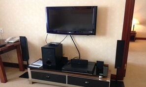 Unclassified image, 4 of 85, button