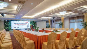 3 restaurants; breakfast, lunch and dinner served  - Dong Khanh Hotel (Ho Chi Minh Municipality)
