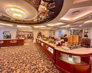 Daily buffet breakfast (USD 20 per person)