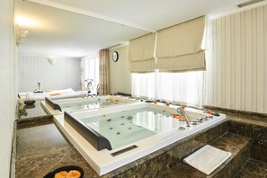 Sauna, bain de vapeur, soins du corps, enveloppements, soins du visage