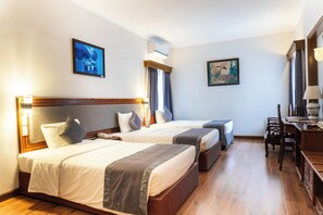 Orient Deluxe | 1 間臥室、迷你吧、客房內保險箱、書桌