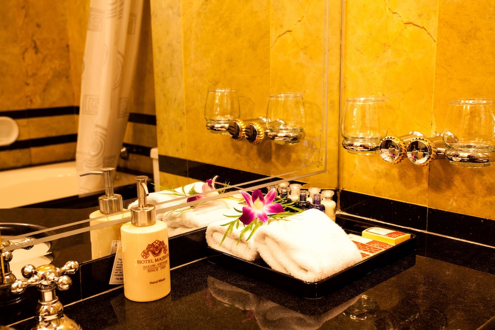 Hotel Majestic Saigon by null